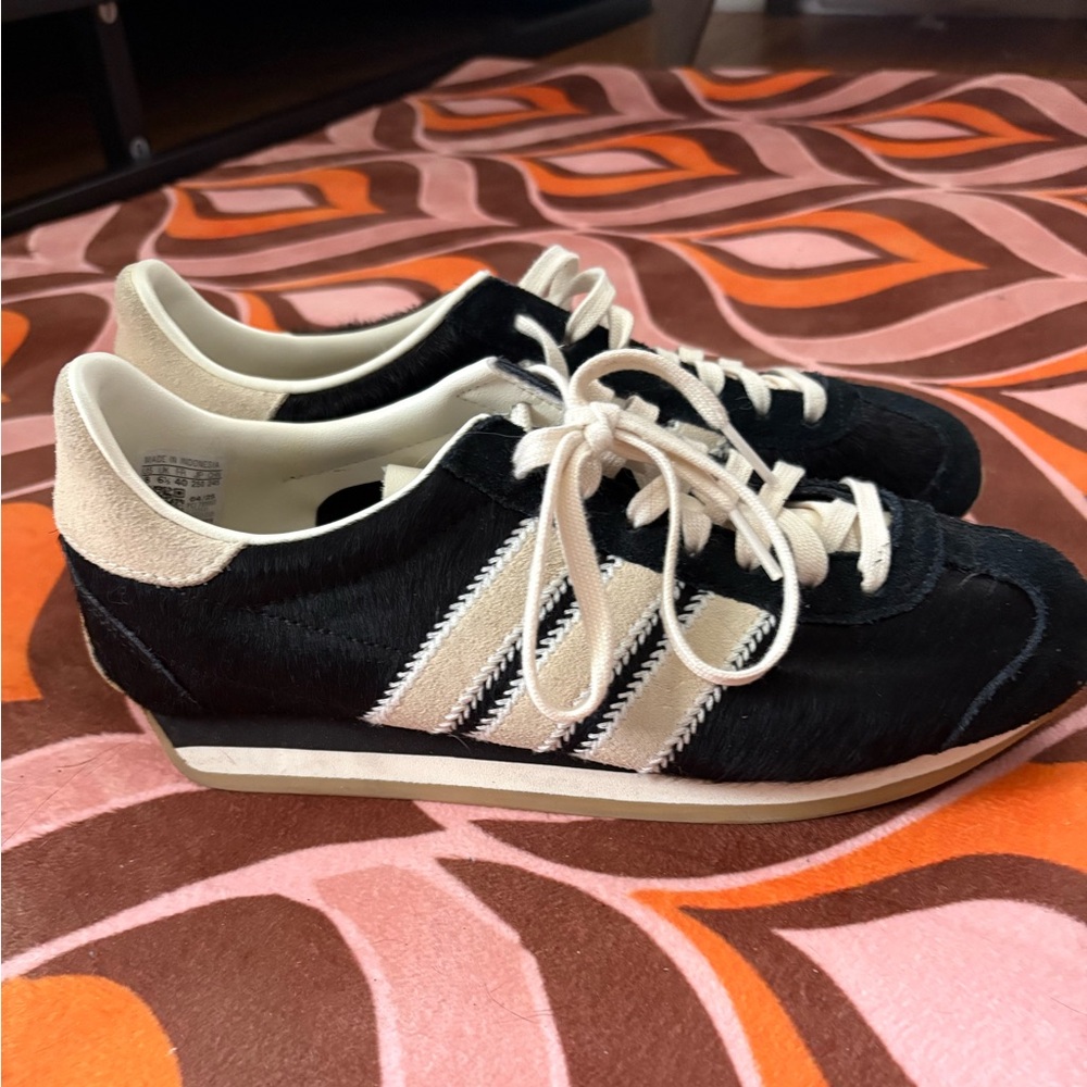 Adidas originals country og pony hair sneakers Women's